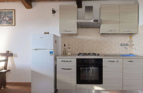 Roccastrada House | Stunning private villa for 8 guests with A/C, WIFI, TV, patio and pets allowed