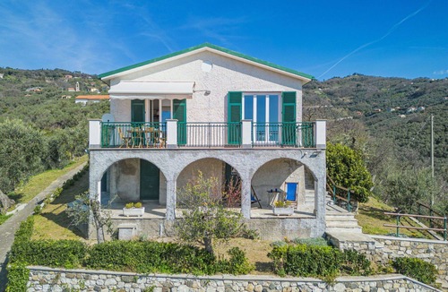 Moneglia House | Stunning private villa for 6 people with WIFI, A/C, TV, patio and pets allowed