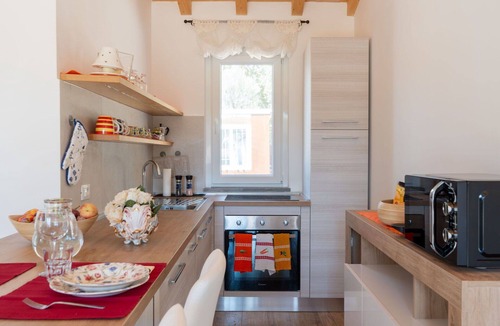 Vetralla House | Stunning private villa for 3 people with WIFI, pool, A/C, TV, pets allowed and panoramic view