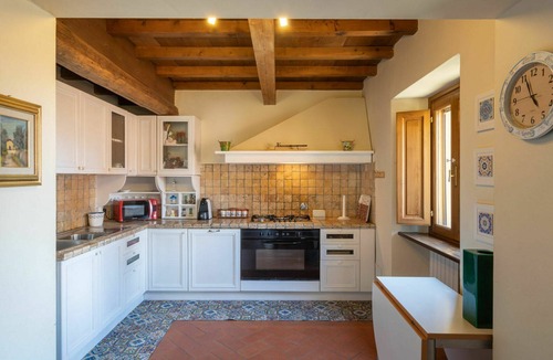 Dicomano Villa | Stunning private villa for 10 people with WIFI, private pool, TV, patio and pets allowed