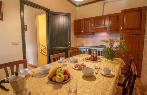 Casenuove Villa | Stunning private villa with A/C, WIFI, private pool, TV, patio, pets allowed and panoramic view