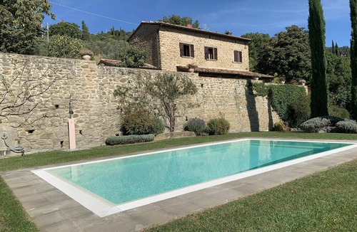 Cortona Villa | Stunning private villa for 8 people with A/C, WIFI, private pool, TV, veranda and panoramic view