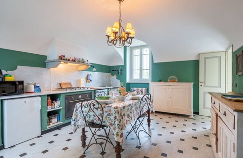 Pozzolo Formigaro House | Stunning private villa for 10 people with WIFI, private pool, TV and patio