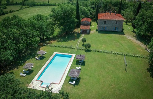 Bucine Villa | Stunning private villa with A/C, WIFI, private pool, patio, pets allowed and panoramic view