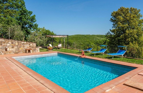 Massa Marittima House | Stunning villa for 11 people with WIFI, private pool, TV, terrace and pets allowed