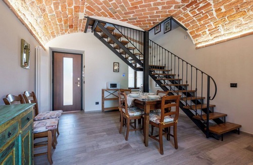 Asti House | Stunning villa for 5 people with WIFI, private pool, patio, pets allowed and panoramic view
