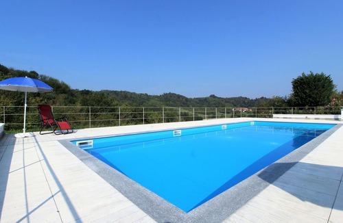 Brozolo House | Stunning villa for 6 people with private pool, WIFI, TV, veranda and panoramic view