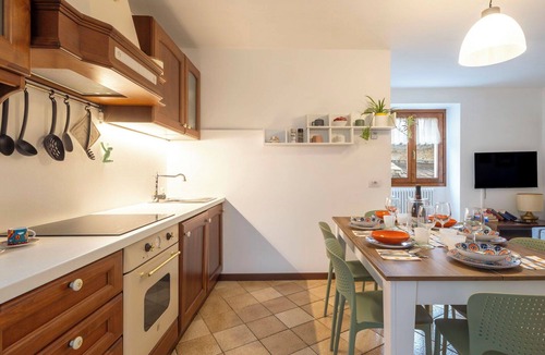 Valtellina Apartment | Stunning villa for 7 people with WIFI, TV, balcony and pets allowed