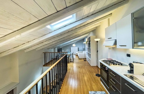 Montemagno House | Stunning villa for 3 people with A/C, TV, terrace, pets allowed and panoramic view