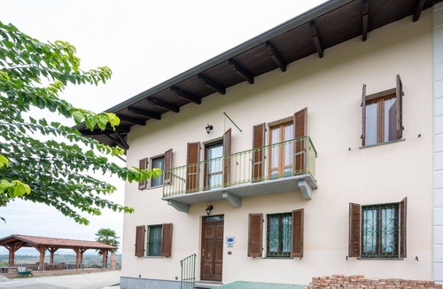Portacomaro House | Stunning villa for 12 people with private pool, A/C, WIFI, terrace, pets allowed and panoramic .
