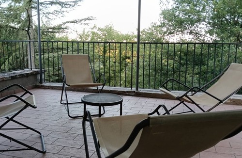 Valfabbrica Villa | Stunning villa for 7 guests with pool, WIFI, TV and terrace, close to Assisi