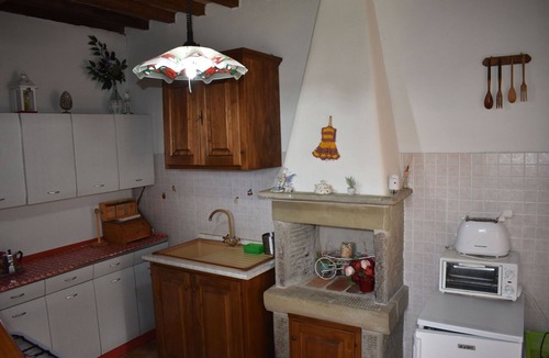 Volerrano Villa | Stunning villa for 7 people with pool, WIFI