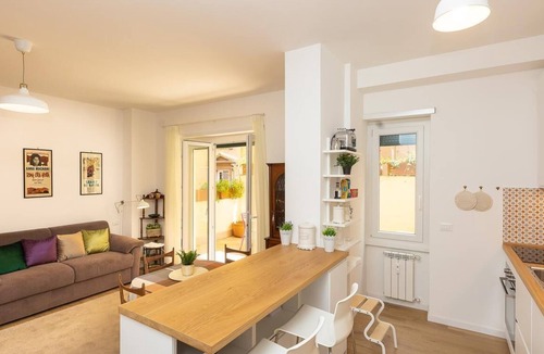 Campitelli Apartment | Stupendo appartamento dal design moderno ericercato, al primo piano in Via Annia