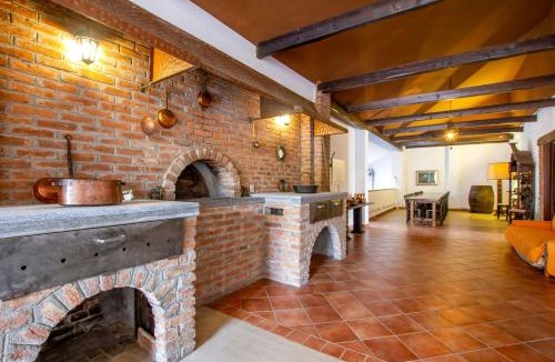 Fubine House | Stylish Villa In Its Own Vineyard With Pool