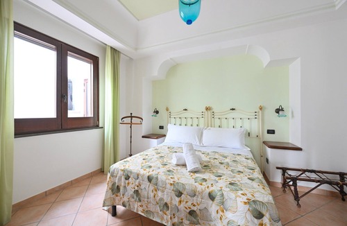 Sant'Angelo Bed & Breakfast | Suite-Executive-Ensuite with Shower-Terrace-Suite