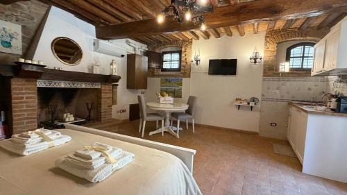 Deruta Apartment | Suite Romantica Borgo di Castelleone di Deruta