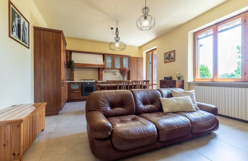 Urbisaglia Villa | Sunrise Hill Holiday Home - Sunrise Hill Holiday H