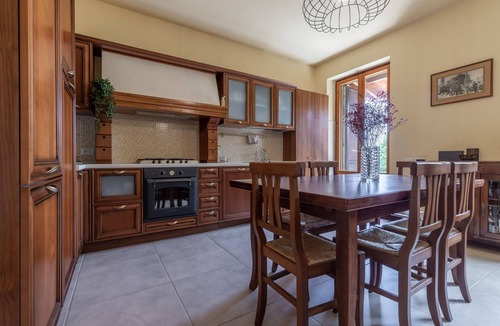 Urbisaglia Villa | Sunrise Hill Holiday Home - Sunrise Hill Holiday H