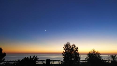 Paola House | Sunset Lodge