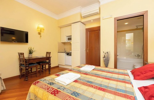 Universita House | Superior Double with Terrace - InternoUno Deluxe - Via Lorenzo il Magnifico