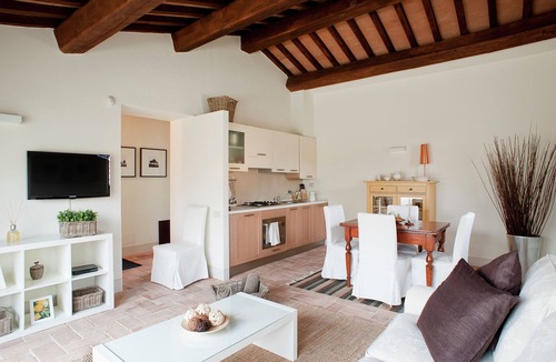 Foligno House | Swim, Savor, and Stroll in Umbria