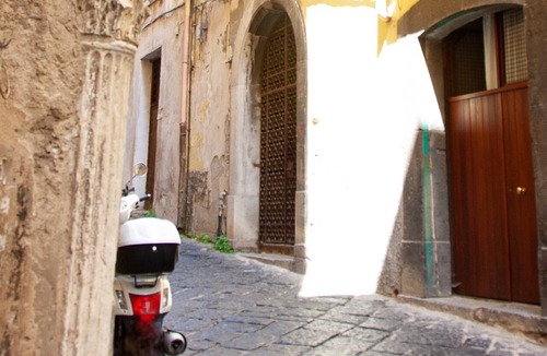 Rione Duomo Apartment | Tasso Apartment - between History and the Coast -