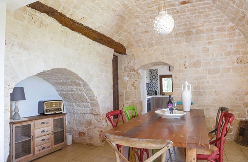 Castellana Grotte House | TD Trulli Saveni Trulli with Pool Near the Centre