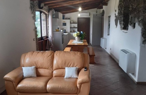 Lago House | Tenuta Mazzotti: Just 12 km from Amantea Beach and 6 km from the Potame Mountains