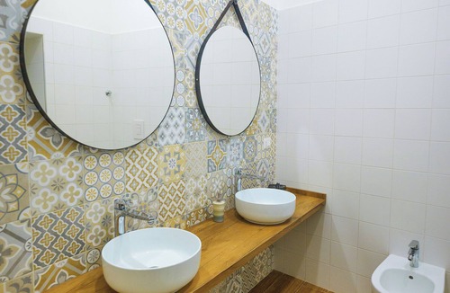 Naples House | Terminal 1 Guest House