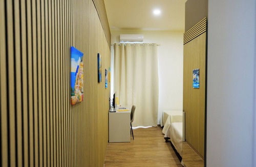 Naples House | Terminal 1 Guest House