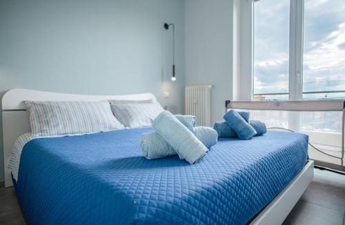 Novi Ligure Apartment | Testa tra le Nuvole - Attico con Terrazza panoramica in centro