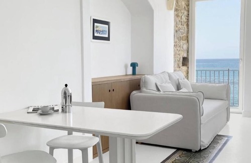 Castellabate Apartment | The window to the sea