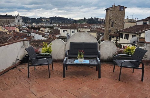 Santa Croce Apartment | The dome in the face