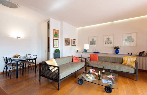 Santa Croce Apartment | The dome in the face