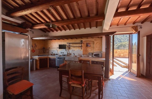 Bettona Apartment | The House of Song