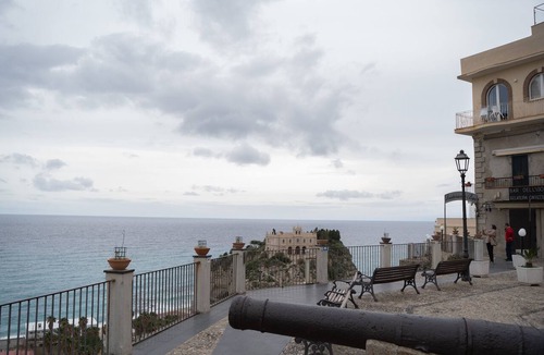Tropea Apartment | The house on the walls of Tropea 2 historic center sea view
