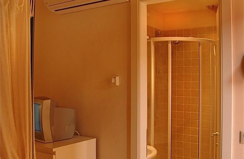 Ripalta Hotel | The Olive Inn