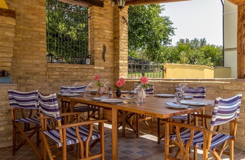 Torino di Sangro Villa | The perfectly situated Villa With Pool, 5 Minutes From The Sea