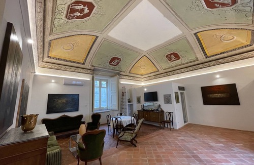 Historical Center House | “The Royal Gallery Loft” in Historical Palace - downtown