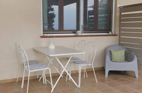 Monforte d'Alba Apartment | The Seven Ways - Hawthorn Studio Apartment with Jacuzzi and Relaxation Porch