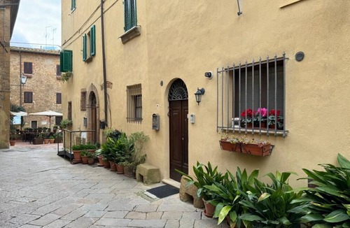 Pienza Apartment | The Sixth Moon Guest House in Pienza