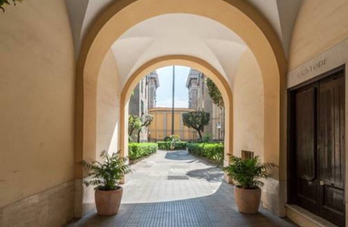 Vatican Apartment | THE VATICAN SUN CIN :IT058091C2ZF3DME45