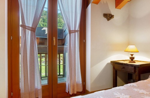 Villair Apartment | 'The Waterfall Chalet' Apartment with Mountain View, Private Garden and Balcony