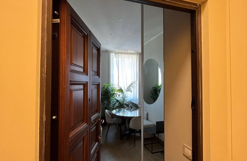 Tricolore Apartment | The Wisteria - Urban Oasis
