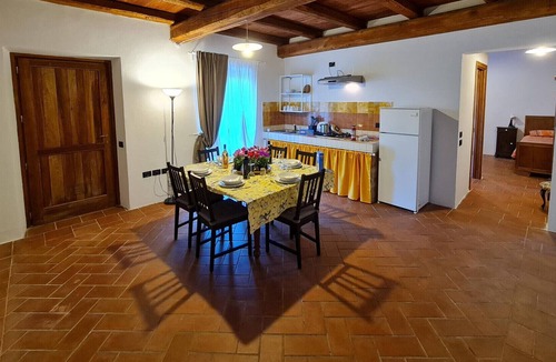 Dogliani Apartment | The Yellow Apartment - I GALLI Agriturismo
