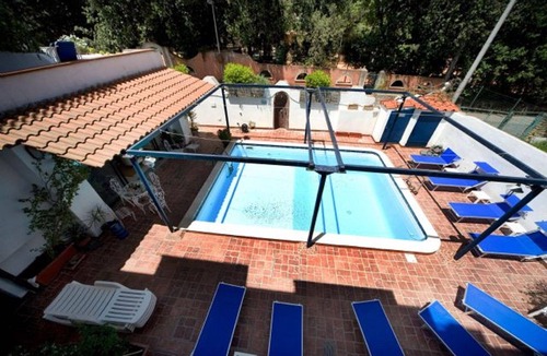 Ischia Porto Apartment | Three-roomed Residence in the center of Ischia Porto
