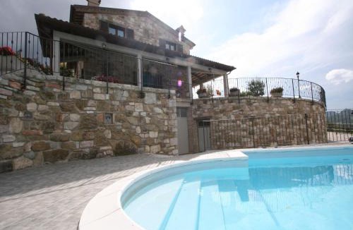 Cagli Villa | Timeless villa in Cagli with garden and swimming pool