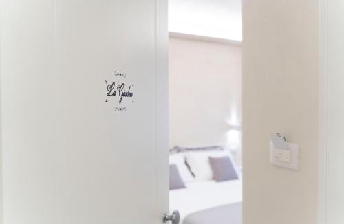 Fondi House | Tom Luxury Home