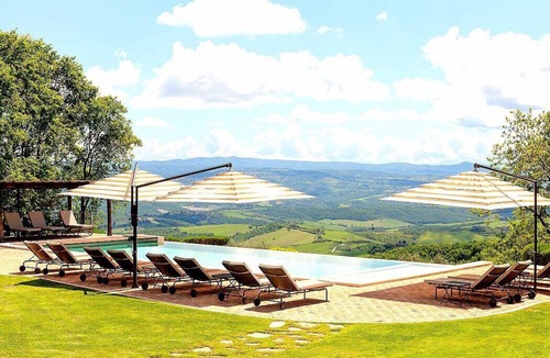 Allerona Villa | Torre Valma: A characteristic and welcoming three-story villa surrounded by the greenery, with Free WI-FI.