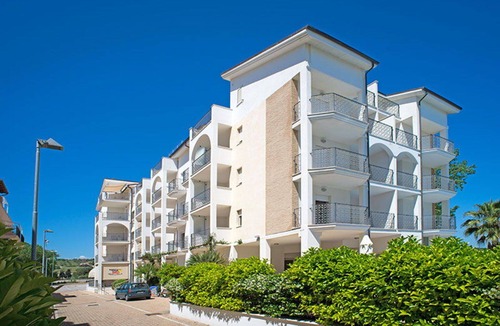 Tortoreto Lido Apartment | Tortoreto Apartment close to the sea, Ac, wi -fi